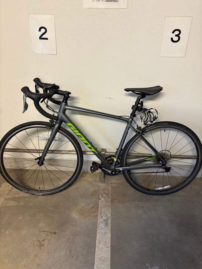 Giant contend 2 ロードバイク マットグレー×ライムグリーン