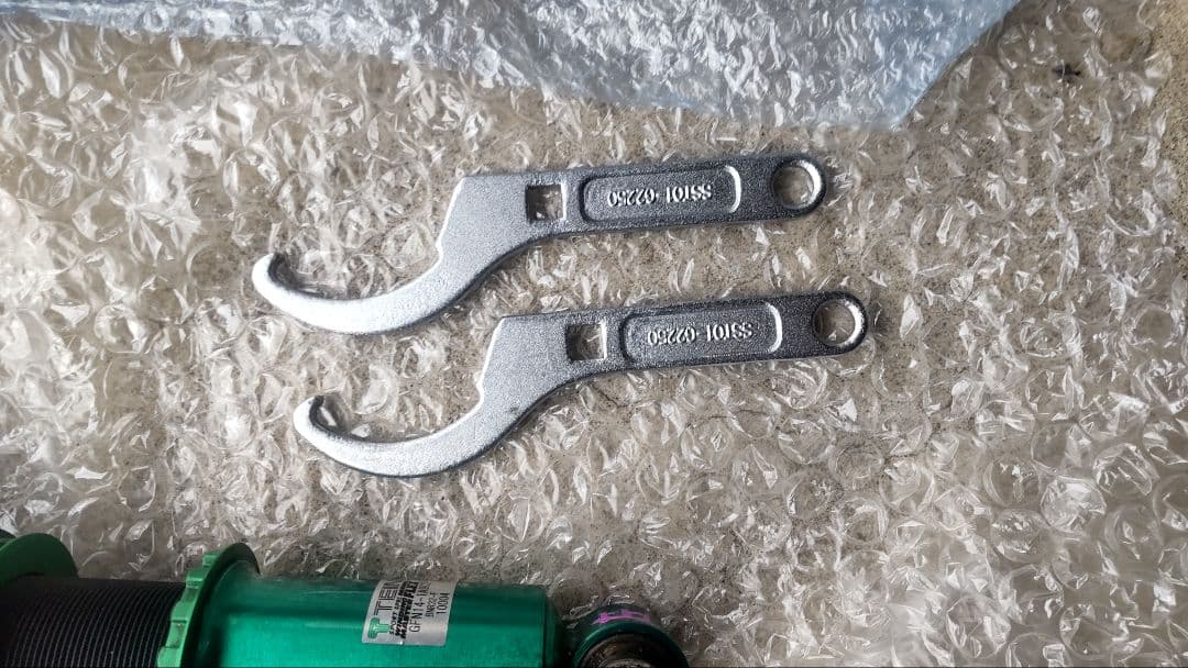 BNR32用テイン車高調 1本オイル漏れ有り