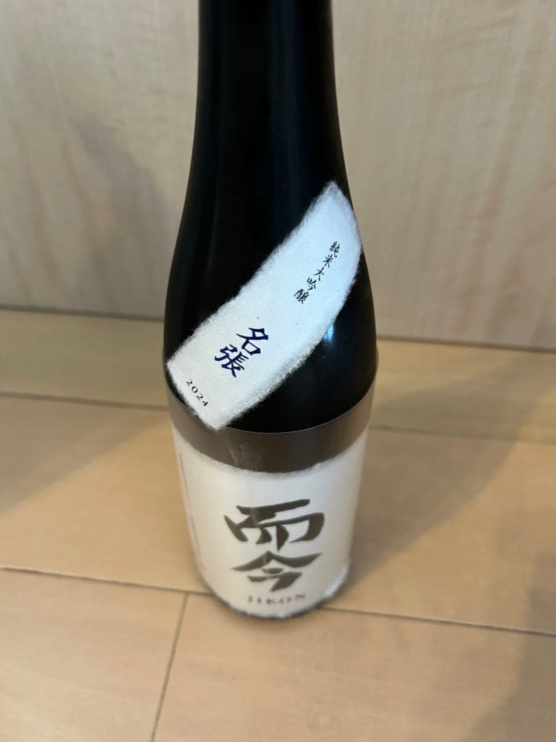 而今　名張　純米大吟醸　箱入り　四合瓶