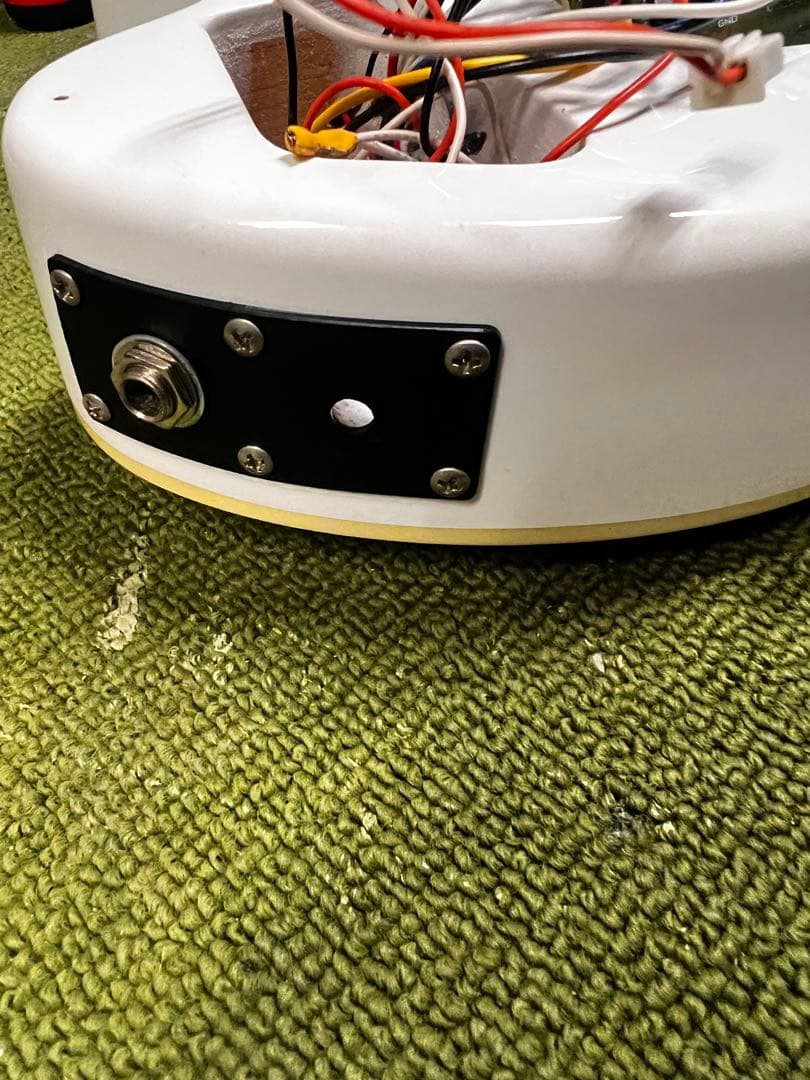 フェルナンデス ZO-3芸達者 アンプ内蔵 ホワイト 管AN