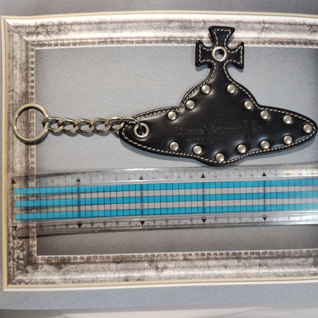 ☆希少☆Vivienne Westwood　スタッズ付き本革超ビッグキーホルダー