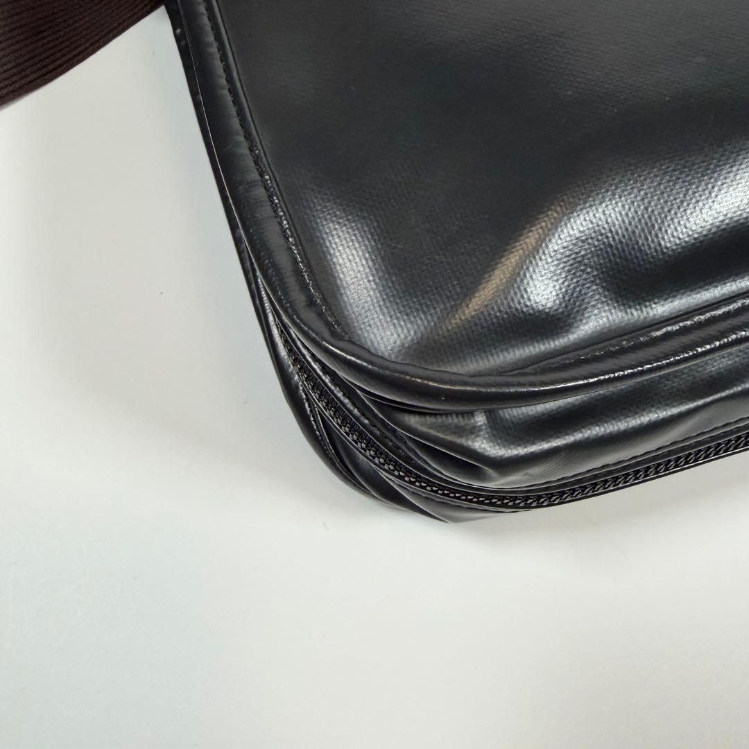 【極美品】ラゲッジレーベル　メッセンジャーバッグ　ライナー　黒系　赤バッテン