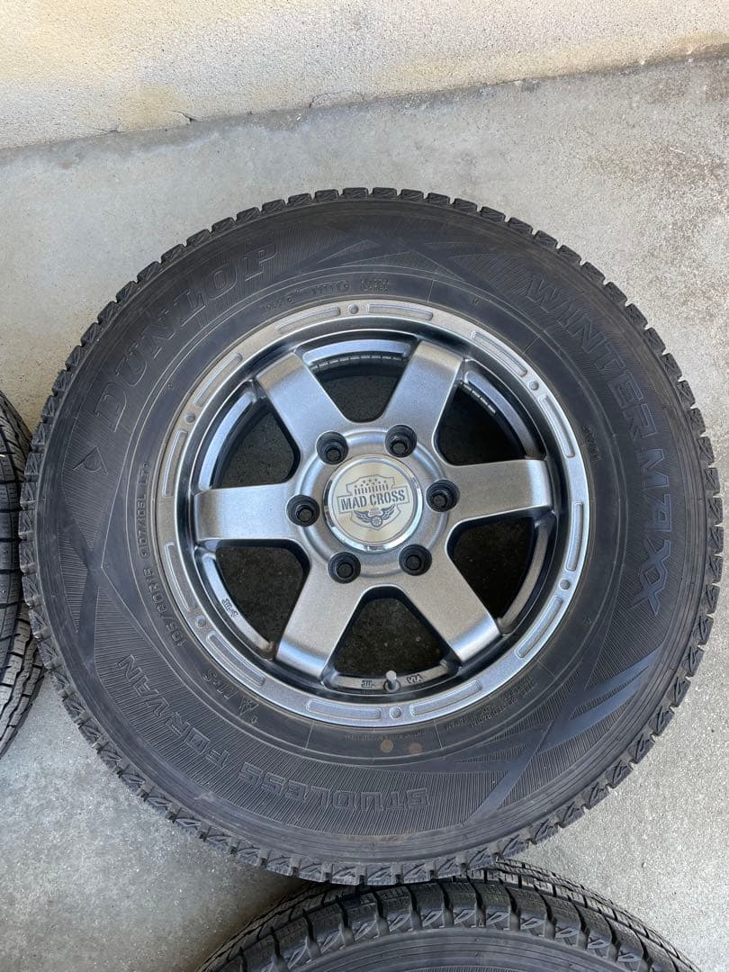 ハイエース　MAD CROSS スタッドレス　ウインターマックス