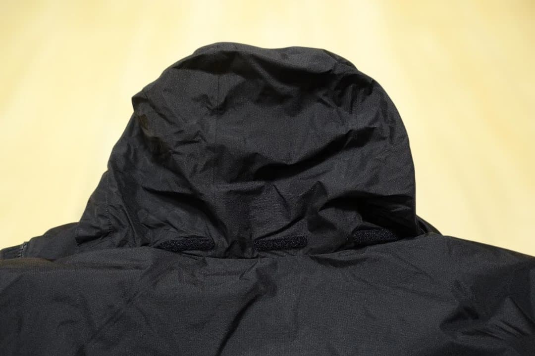 ゴールドウィン　ウインドストッパーパフィージャケット