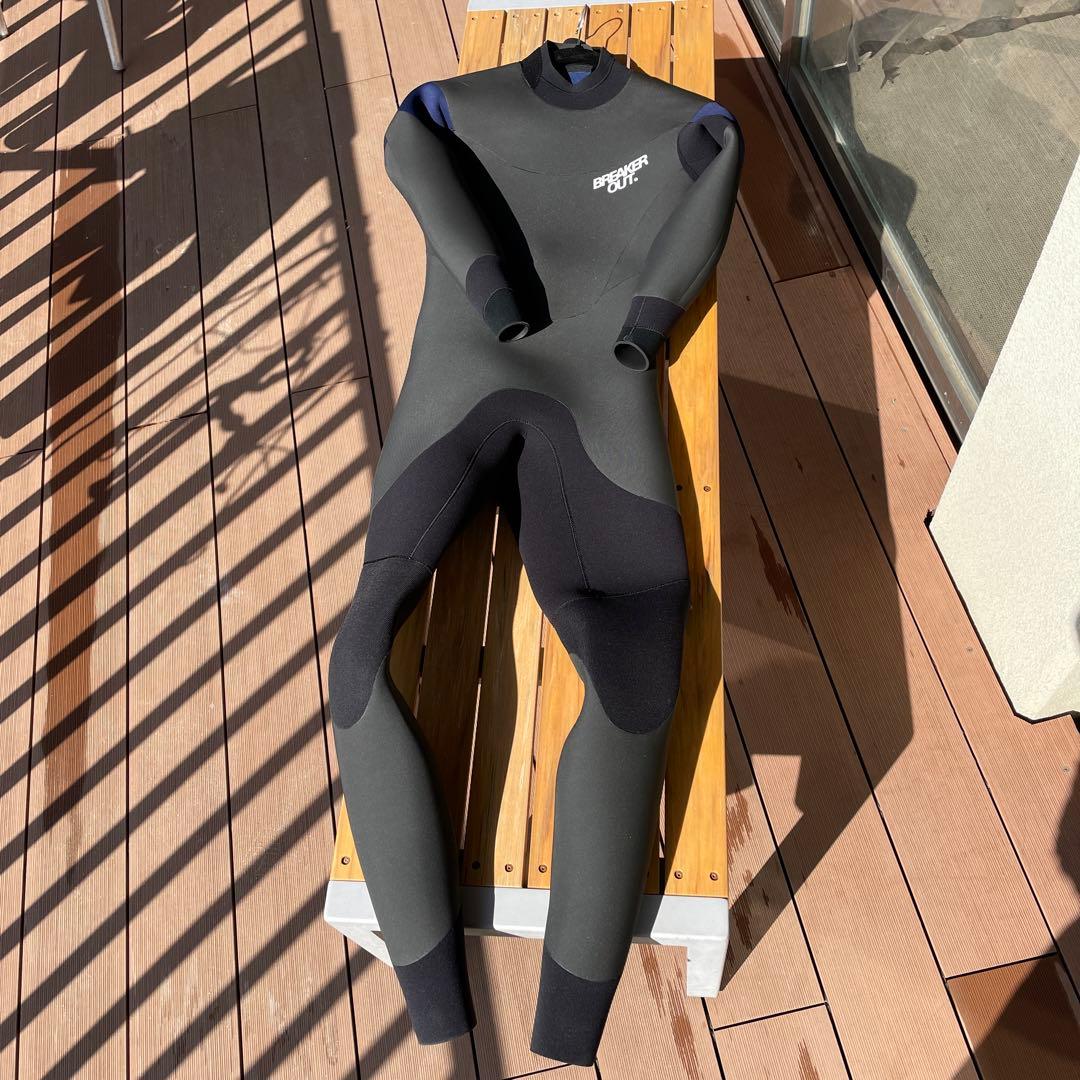 breakeroutのセミドライスーツ