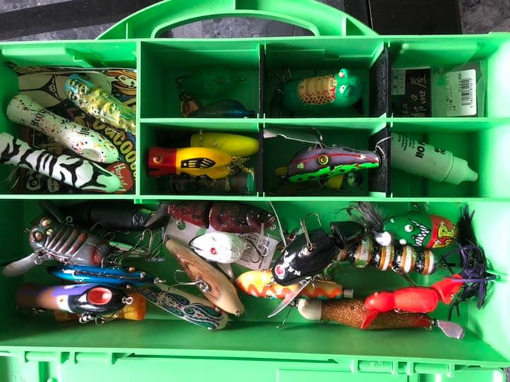 トップウォーター　　ルアー　　ケース付き　最終値下げ！