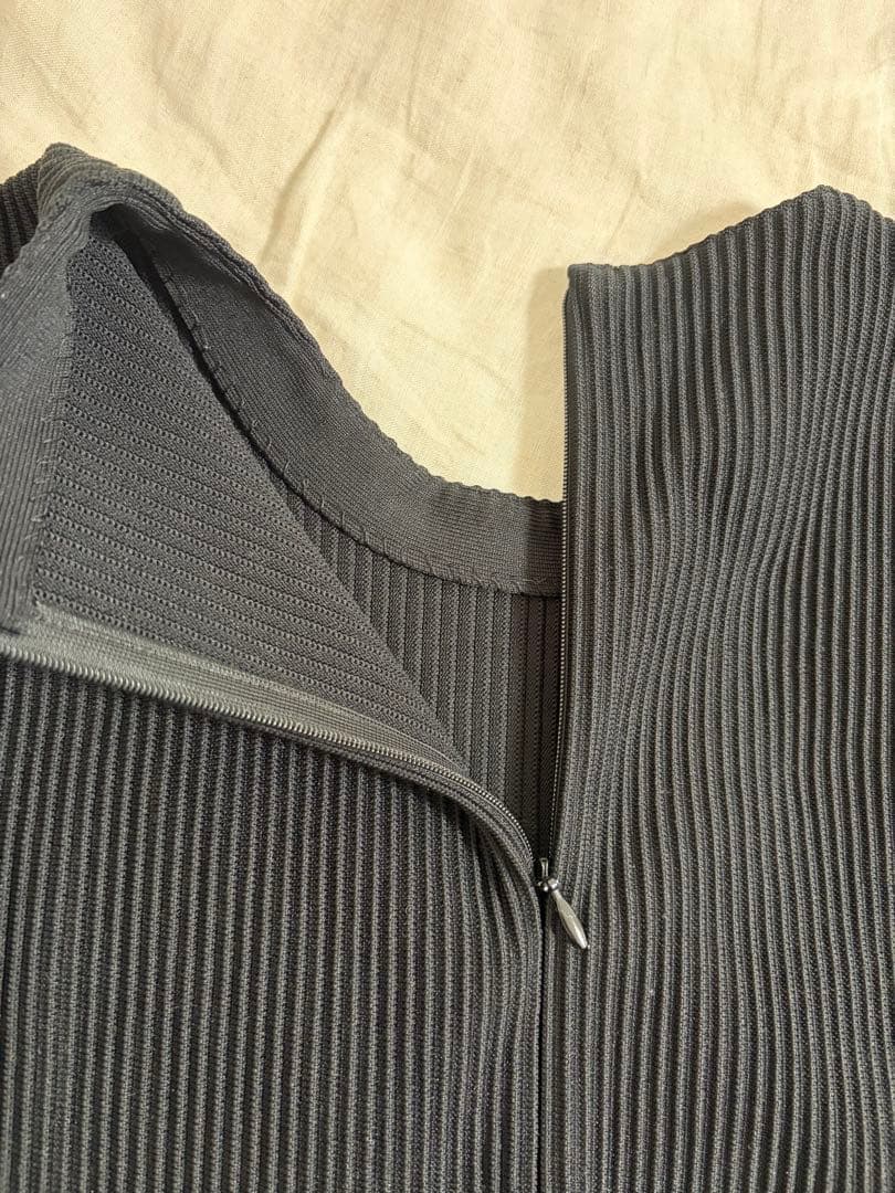 CFCL 膝丈ニットワンピース 2024ss ブラック