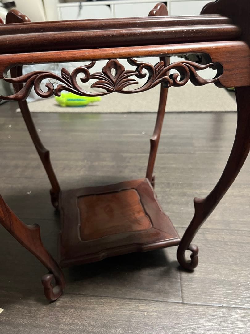 木製彫刻入り2段テーブル