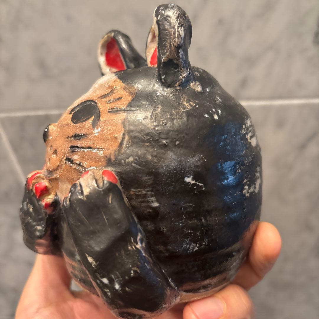 作家さんによるお茶目で可愛らしくとても雰囲気のある猫の陶器