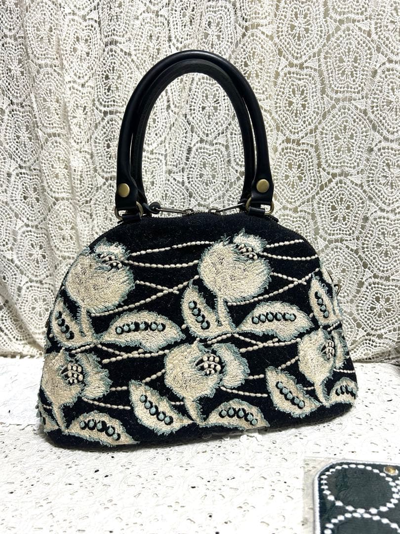 51205A ミナペルホネンハンドメイドブガッティLサイズ