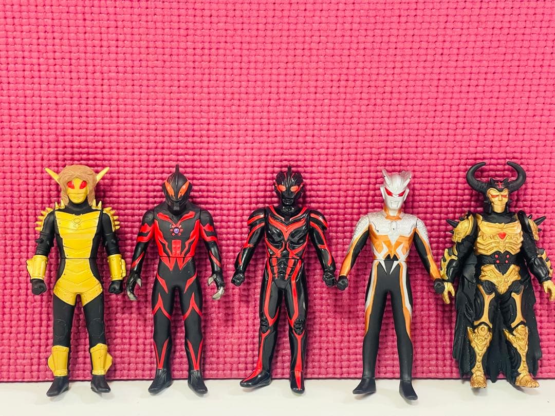 ❁在庫一掃SALE❁ 怪獣シリーズ61体＋おまけ1体付き　ソフビ　まとめ売り