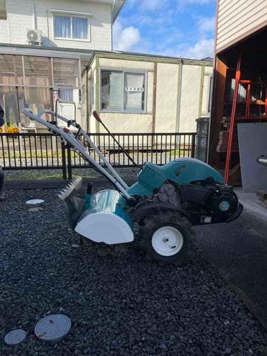 久保田農耕用トラクター（歩行型）