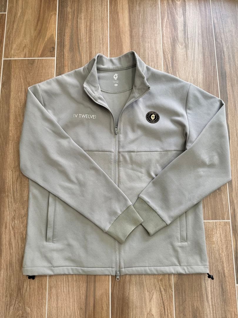 V TWELVE モスグリーン　セットアップ