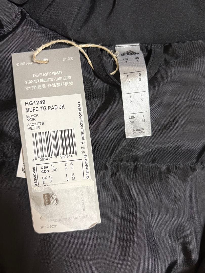 【国内未発売】アディダス マンチェスターユナイテッド パッドジャケット