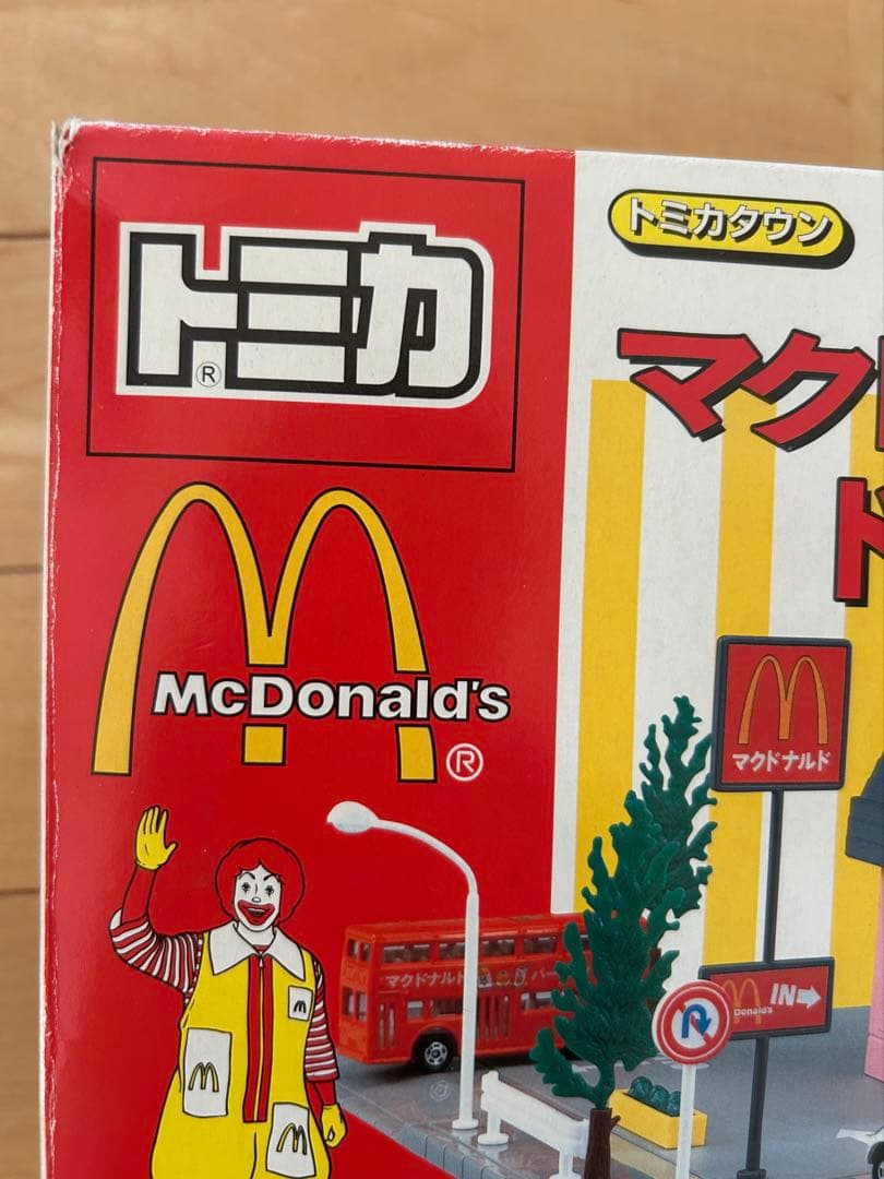 トミカ マクドナルド ドライブスルー