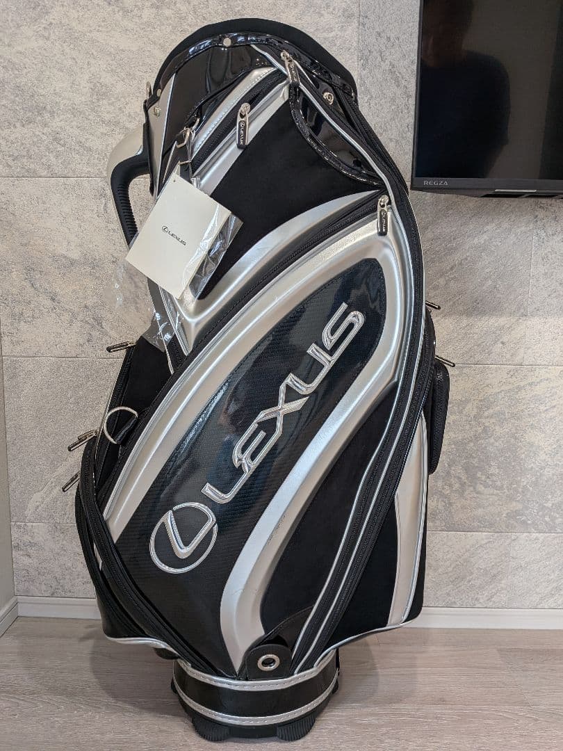☆非売品☆　レクサス ゴルフバッグ・キャディバッグ(ゴルフボールおまけ付き)