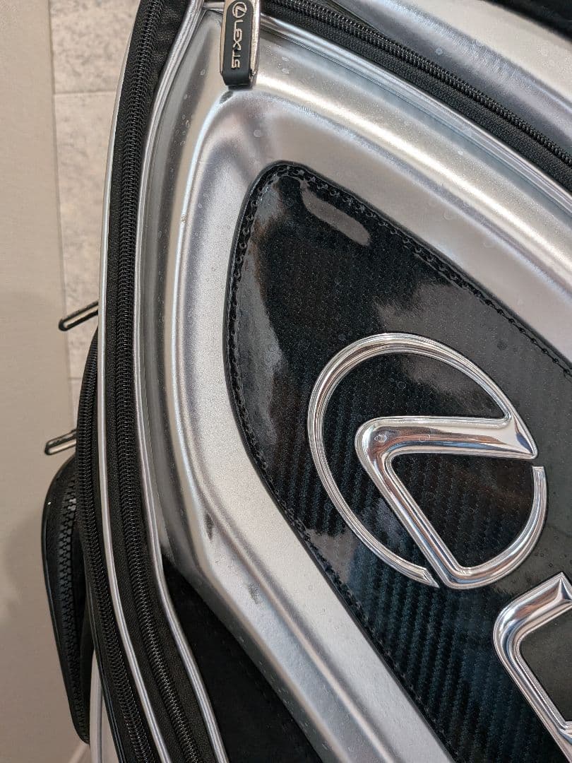 ☆非売品☆　レクサス ゴルフバッグ・キャディバッグ(ゴルフボールおまけ付き)