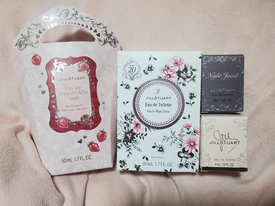 ジルスチュアート ピーチーホワイトフローラル、ストロベリー&ティートリーツセット