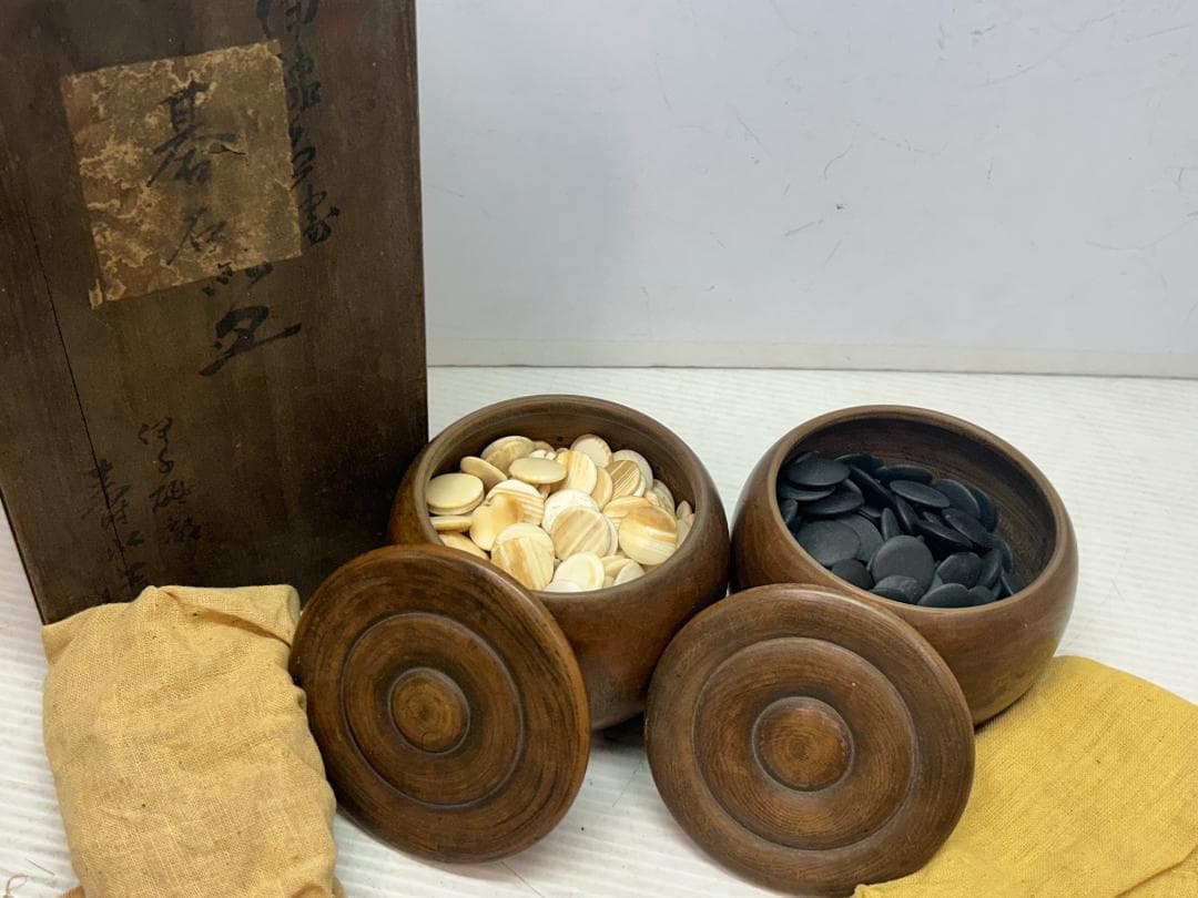 ★古い碁石【蛤・那智黒石】木箱・有名・作家物・時代物★