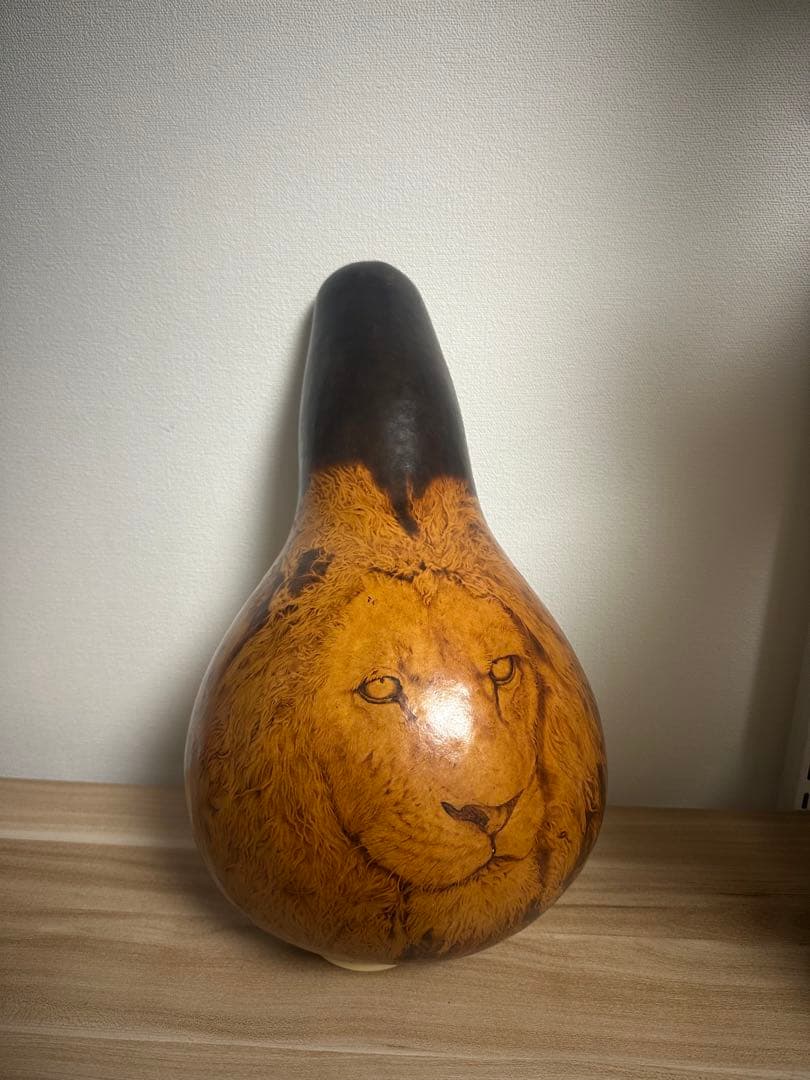 ライオン焼き絵のひょうたん型置物