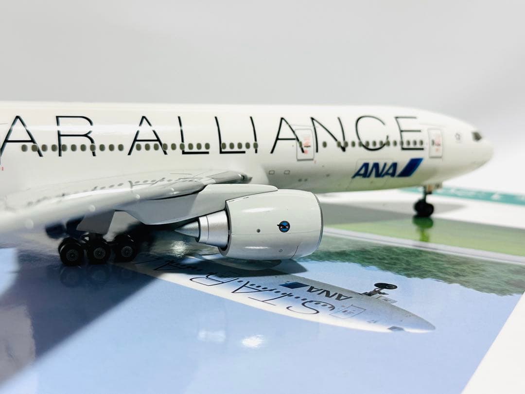 全日空商事 1/200 ANA B777-200 STAR ALLIANCE