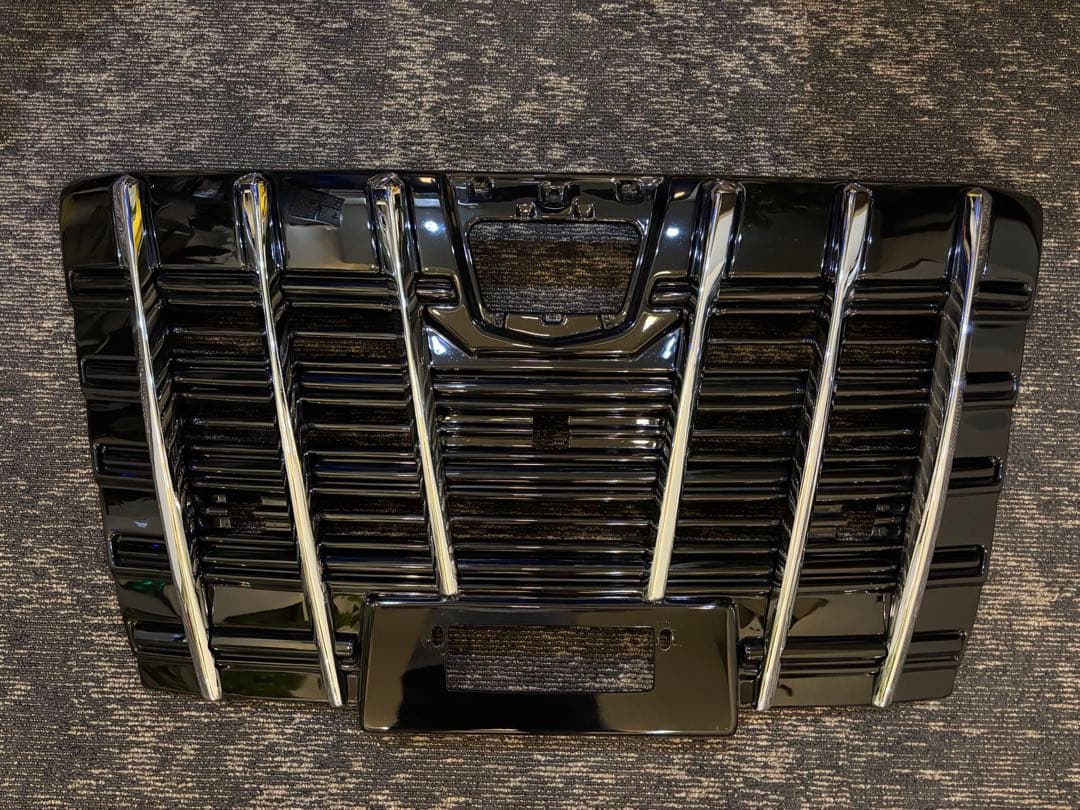 アルファード30系フロントグリル(縦グリルブラック塗装)