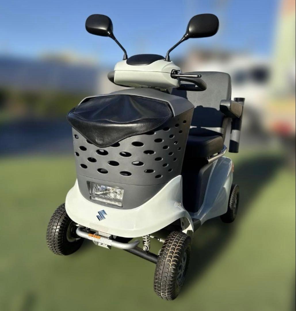 セニアカー　(安藤)スズキ シルバーカー ホワイト 収納バスケット付き