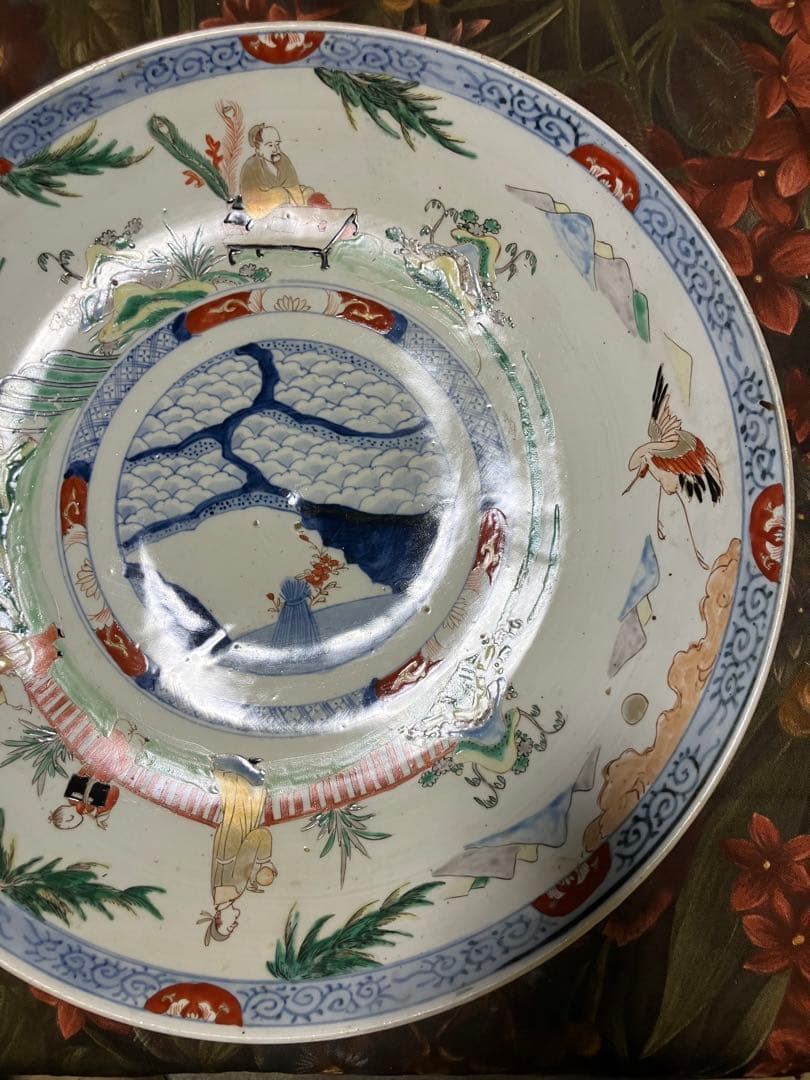 旧家蔵出し品　古伊万里　古い大皿　手書き色絵　瑞雲花　共を連れた貴族　鶴　唐人