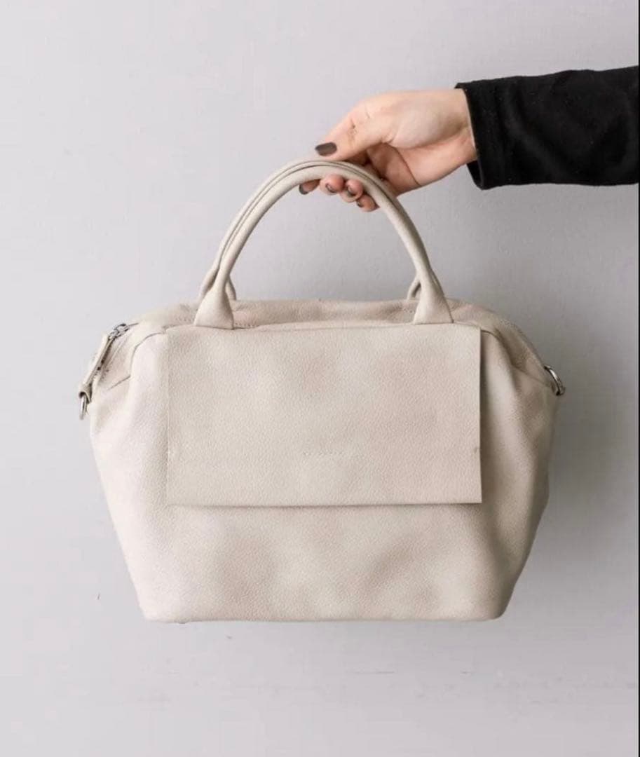 ear PAPILLONNER レザーフラップバッグS