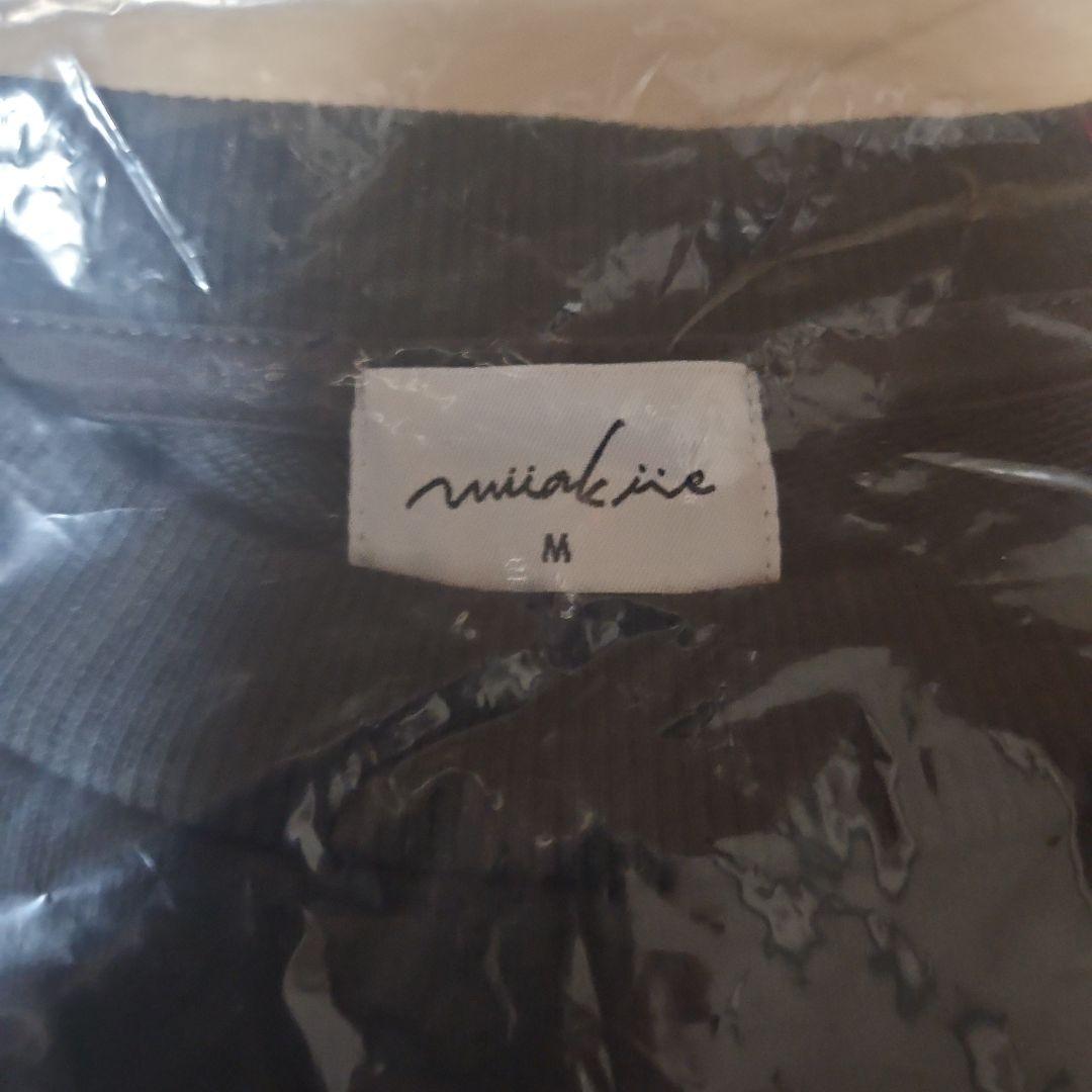 Miiakiis Who?トレーナー チャコール Mサイズ