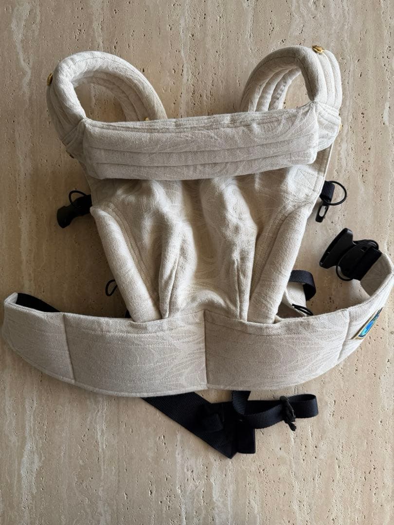 アーティポッペ 抱っこ紐 ホワイト 箱付き