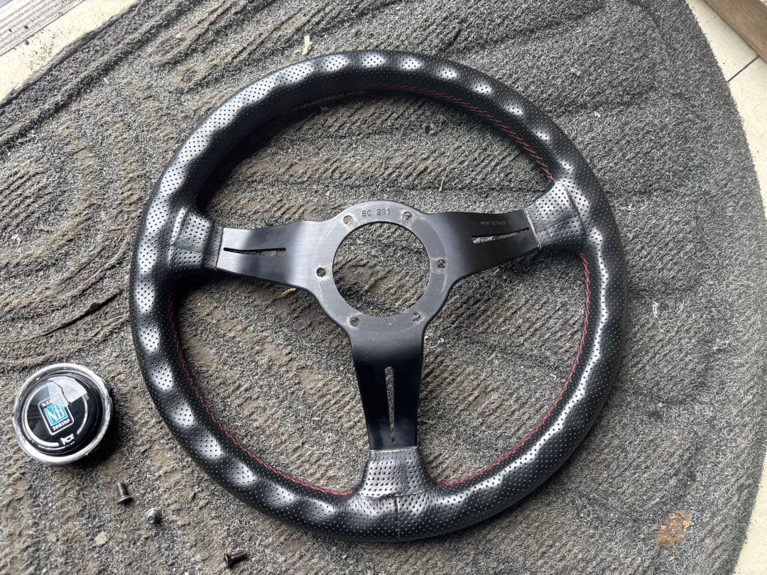 希少NARDI〔ナルディ〕ラリー33ΦFET刻印あり正規品　美品