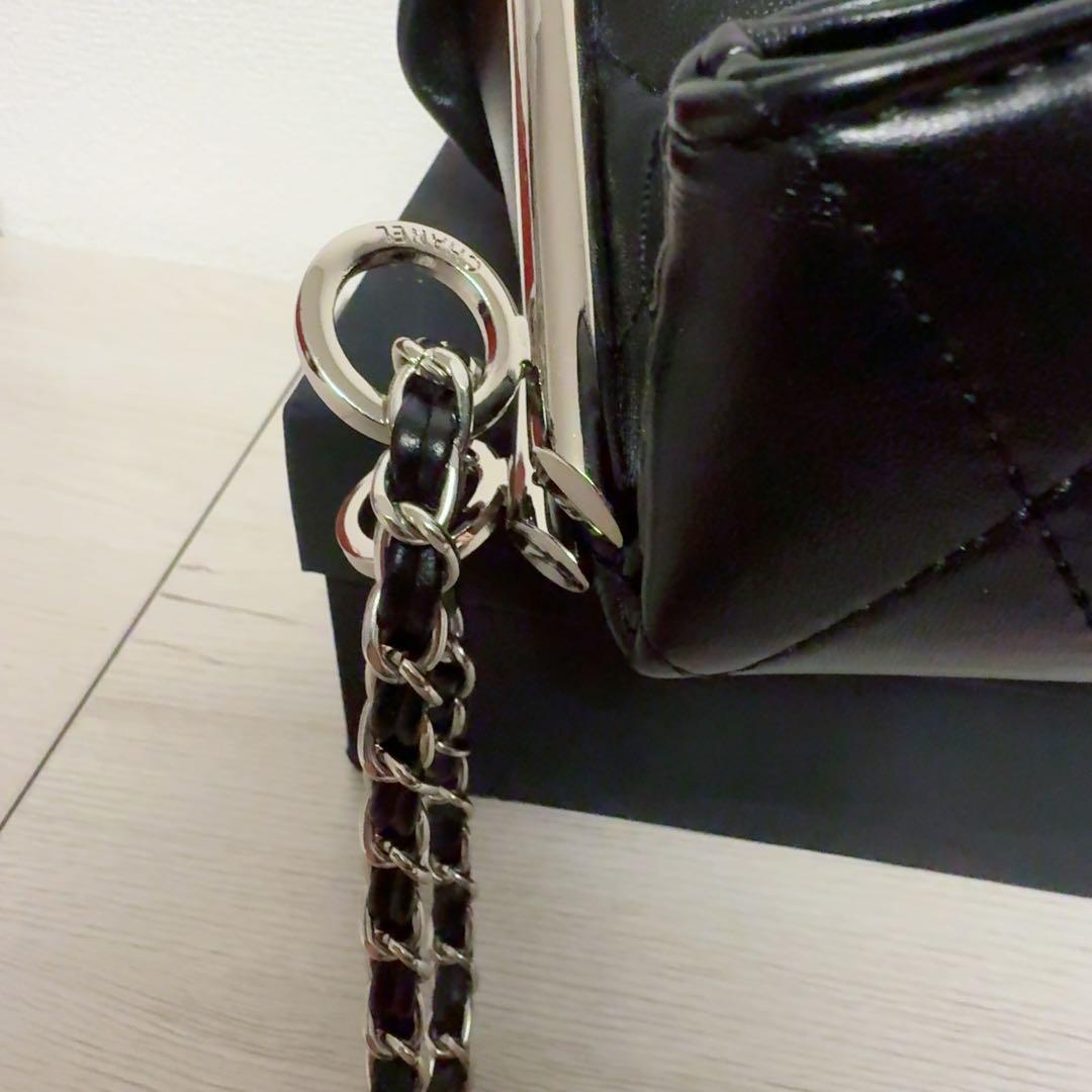 CHANEL ブラックレザー ショルダーバッグ ノベルティ チャーム
