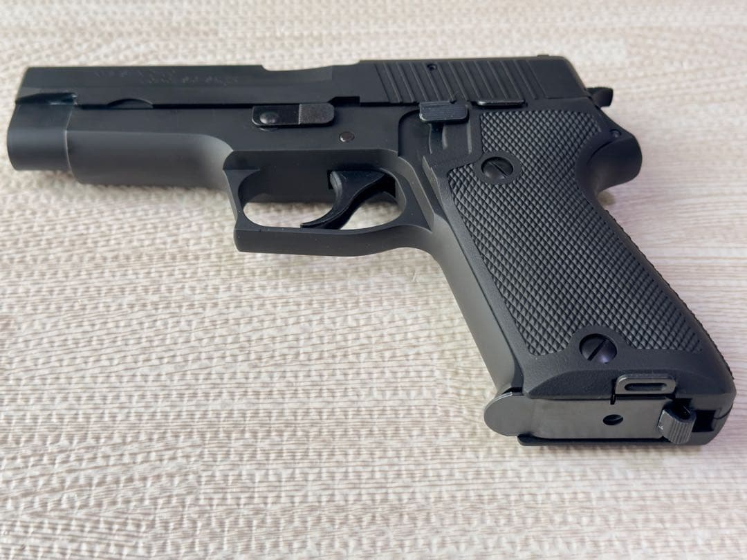 貴重！タナカ SIG P220 航空自衛隊 9mm拳銃 ヘビーウェイトVer.2