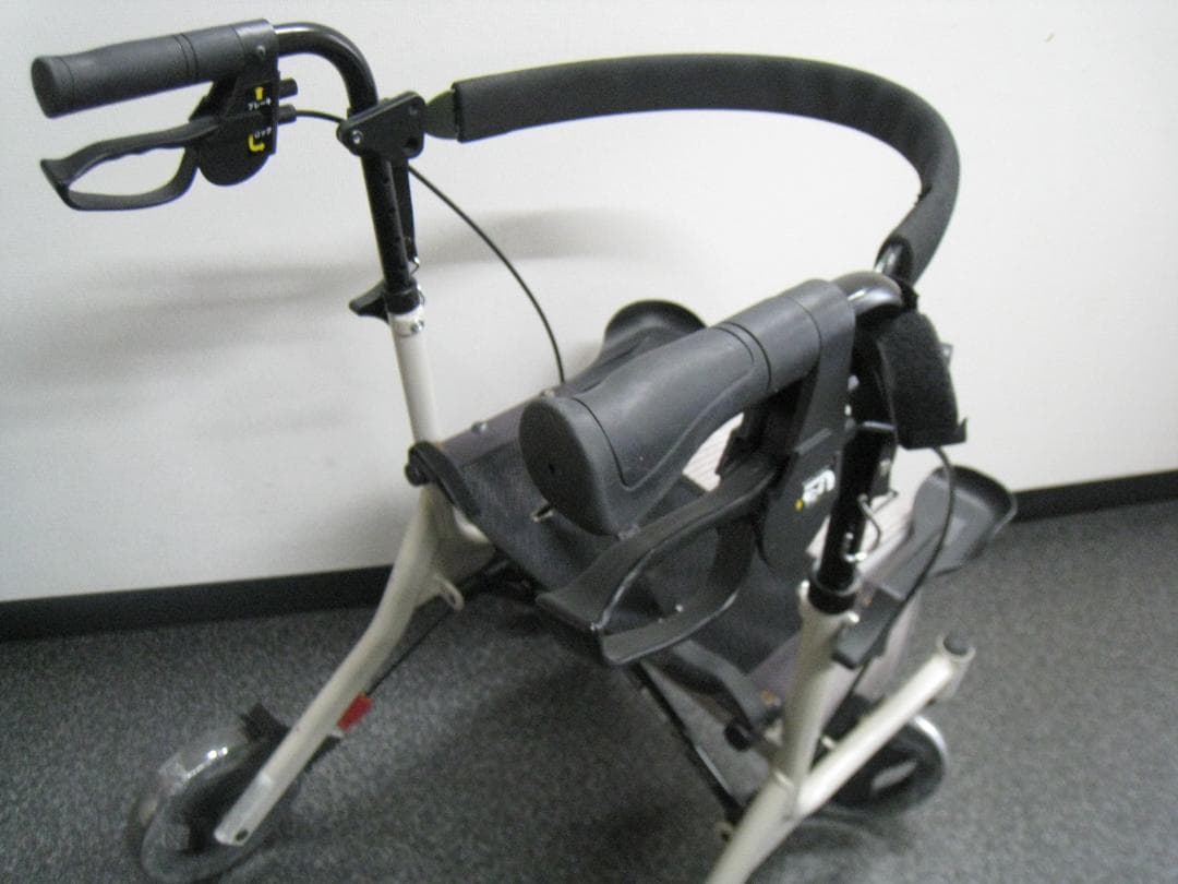 屋外用 四輪 歩行車 ショッピングターン 安寿 アロン化成 送料無料　③