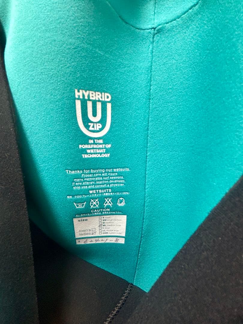 セール中新品未使用 ML ROXY フルスーツ 2/3 Hybrid U-Zip