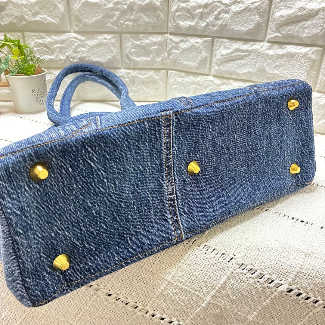 デニムリメイク フラップ付きトートバッグ　M サイズ　やや濃いミディアムブルー