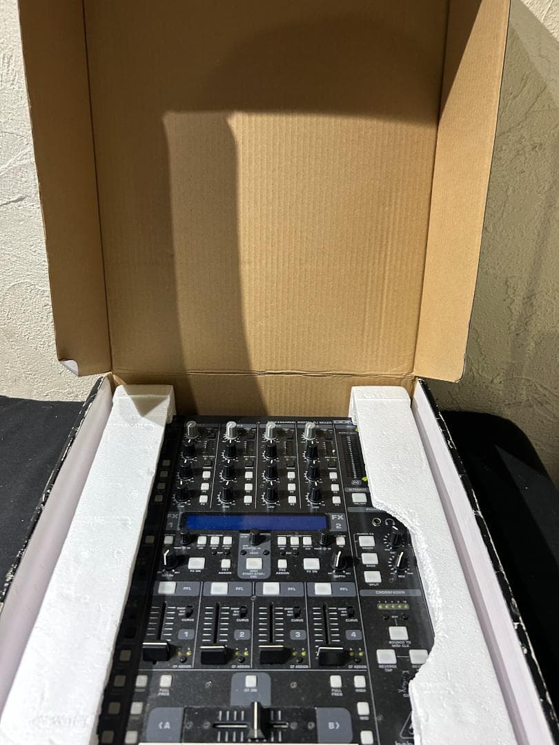 behringer DDM4000 デジタルDJミキサー