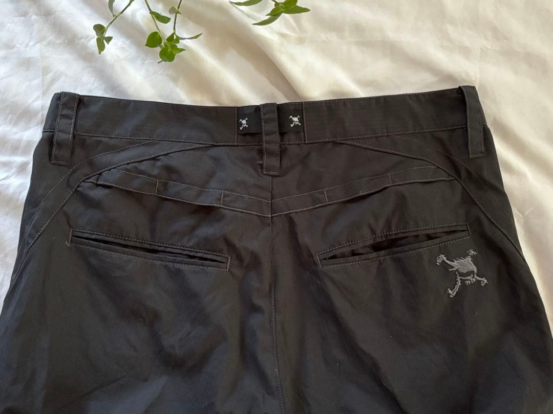 美品✨Oakley オークリー　ゴルフウェア　黒パンツ　スカル刺繍　サイズ33