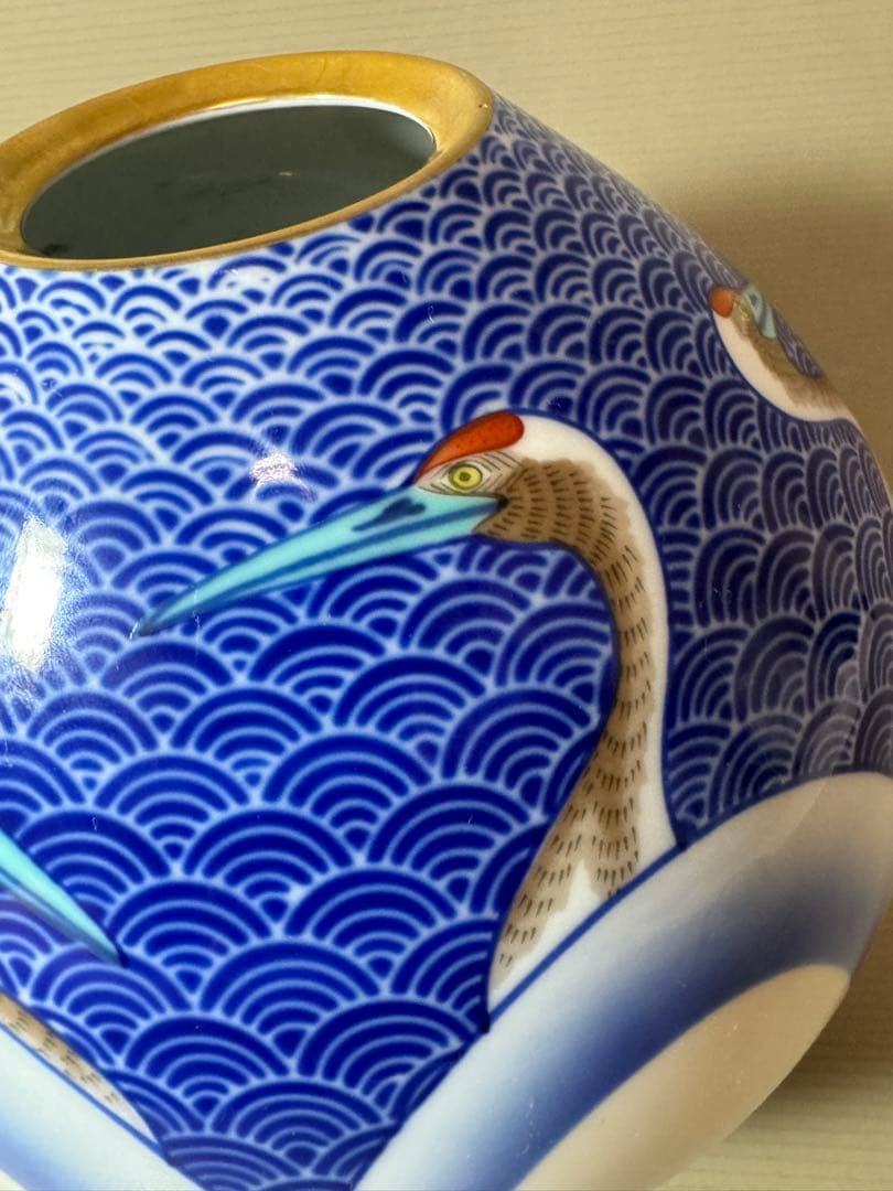 2886 香蘭社　鶴絵　青海波　花瓶　金彩