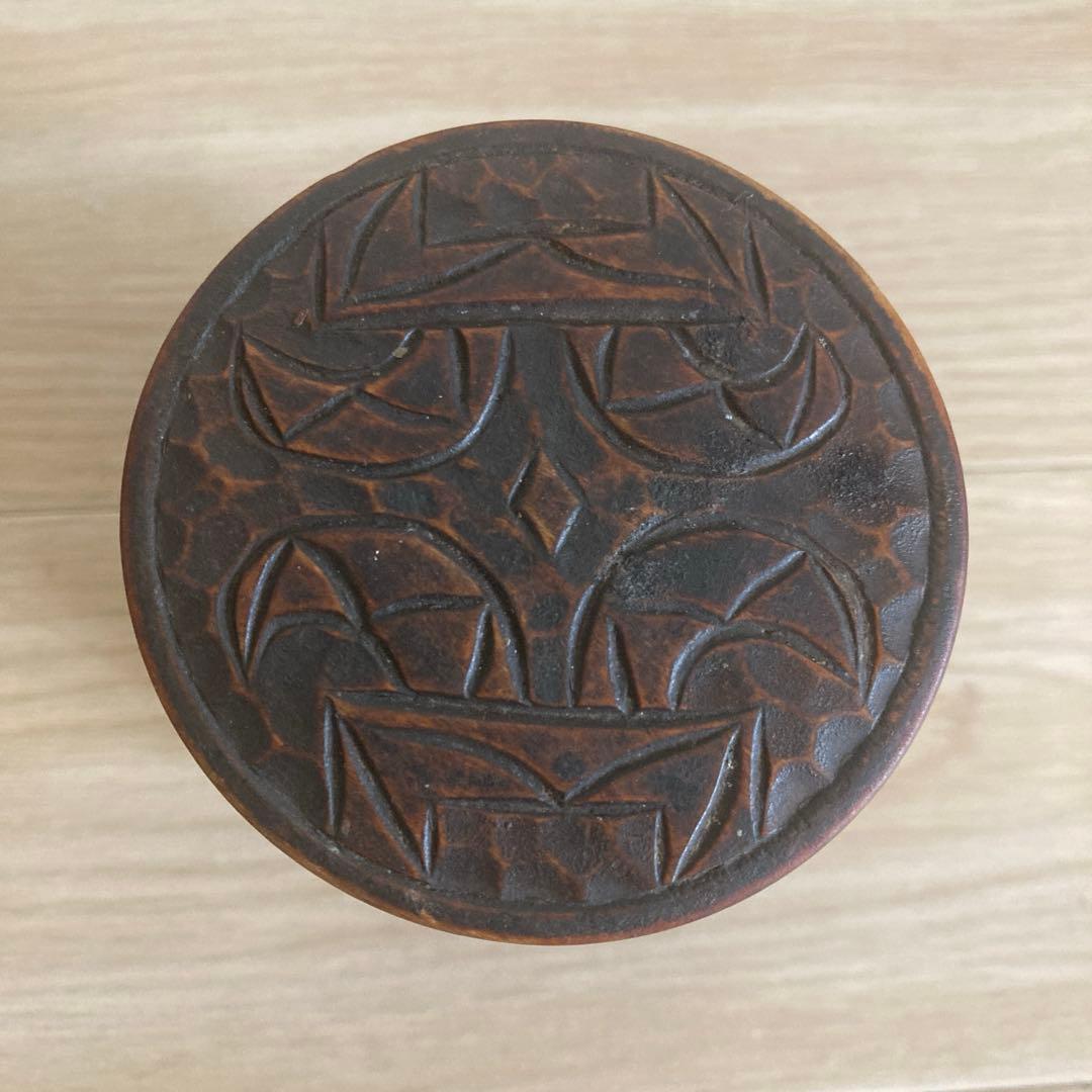 【稀少】アイヌ工芸　アイヌ紋様　手つき盆　シントコ小物入　脚付