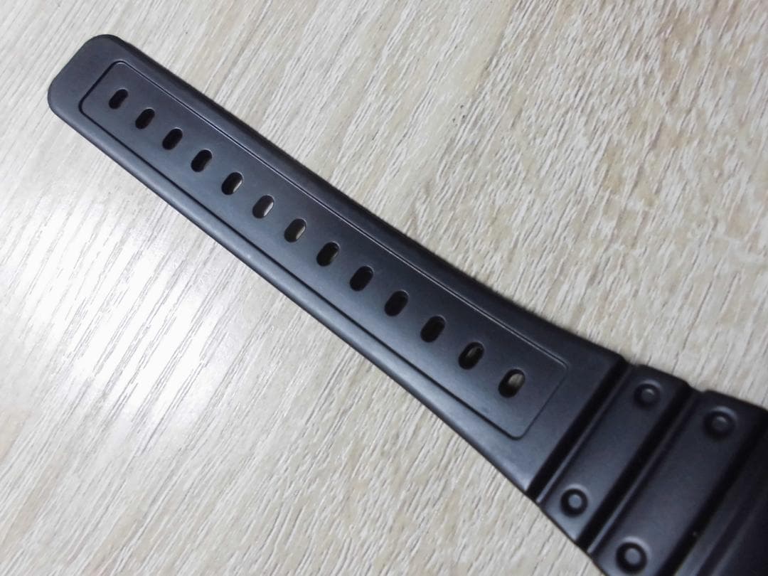 未使用 カシオ ジーショック DW-5600EF-1T ブラックフライ キムタク