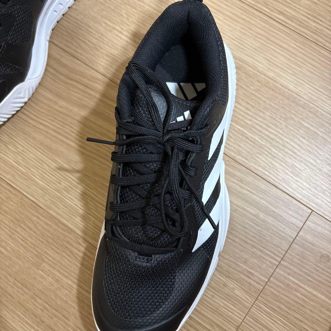 adidas バレボールシューズ