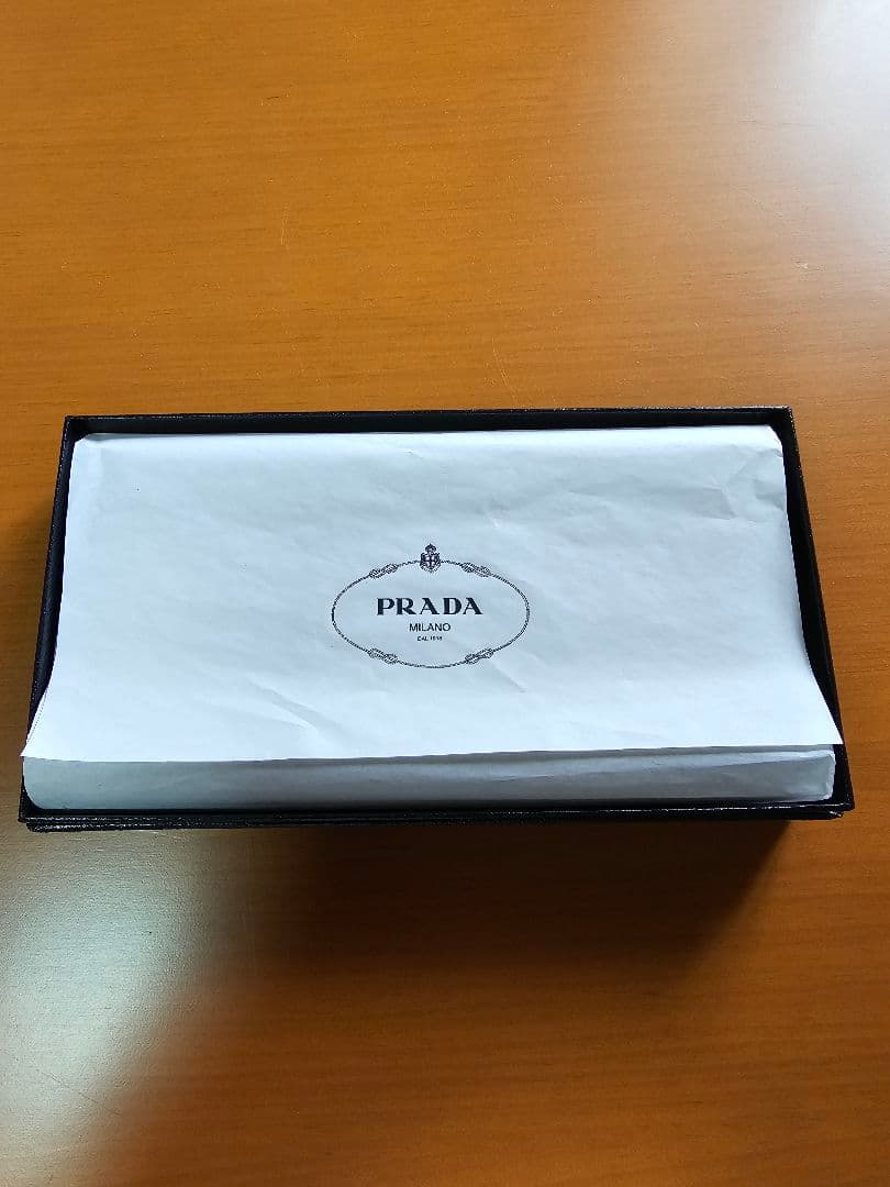 【PRADA】ラウンドファスナー長財布 2ML317