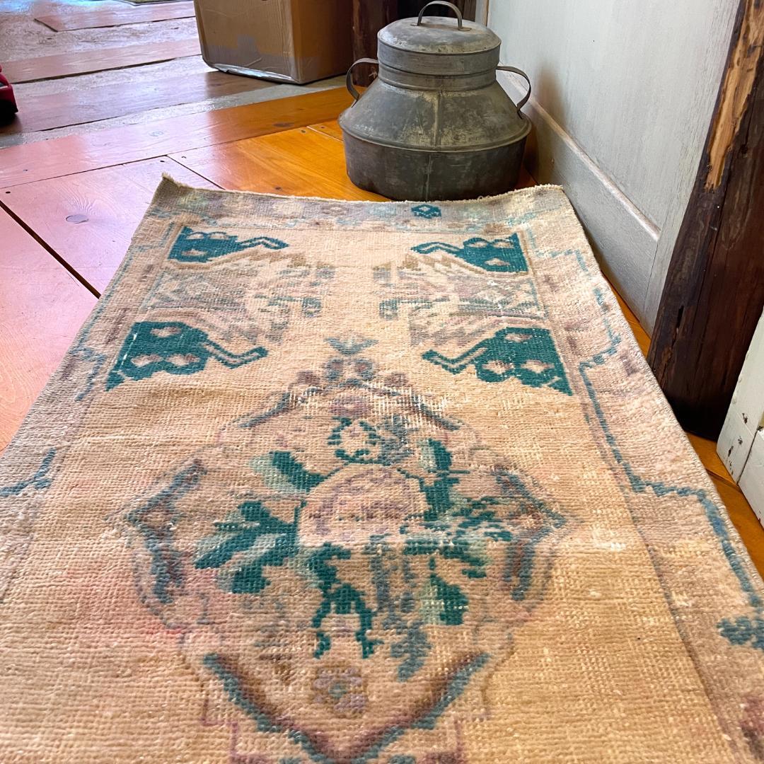 トルコ製ヴィンテージラグ49×113cmピンクベージュ玄関マットドアマット323