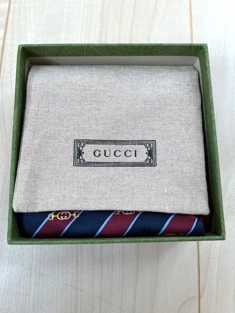 GUCCI ハンカチーフ