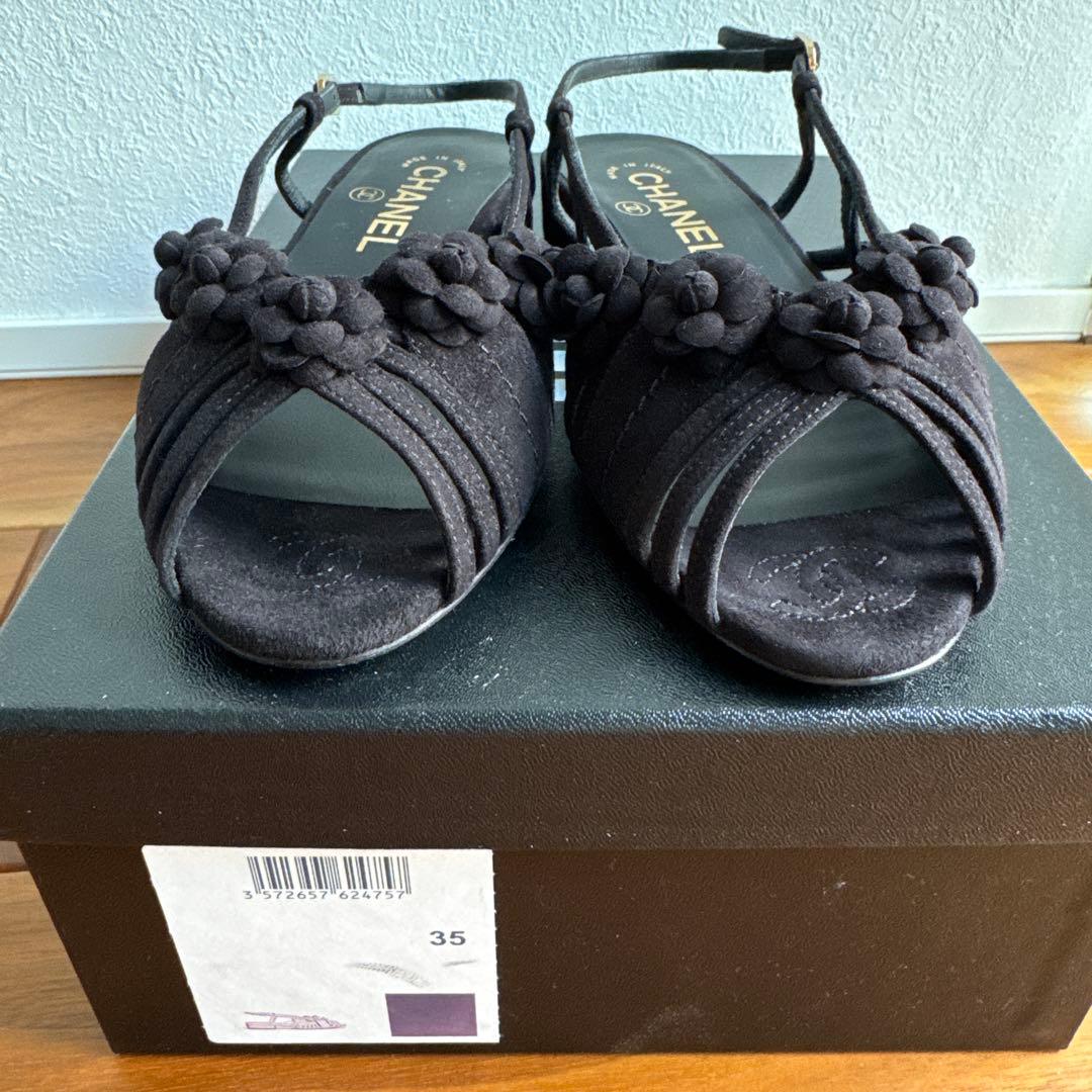 【新品未使用品】CHANEL スウェードカメリアサンダル 35