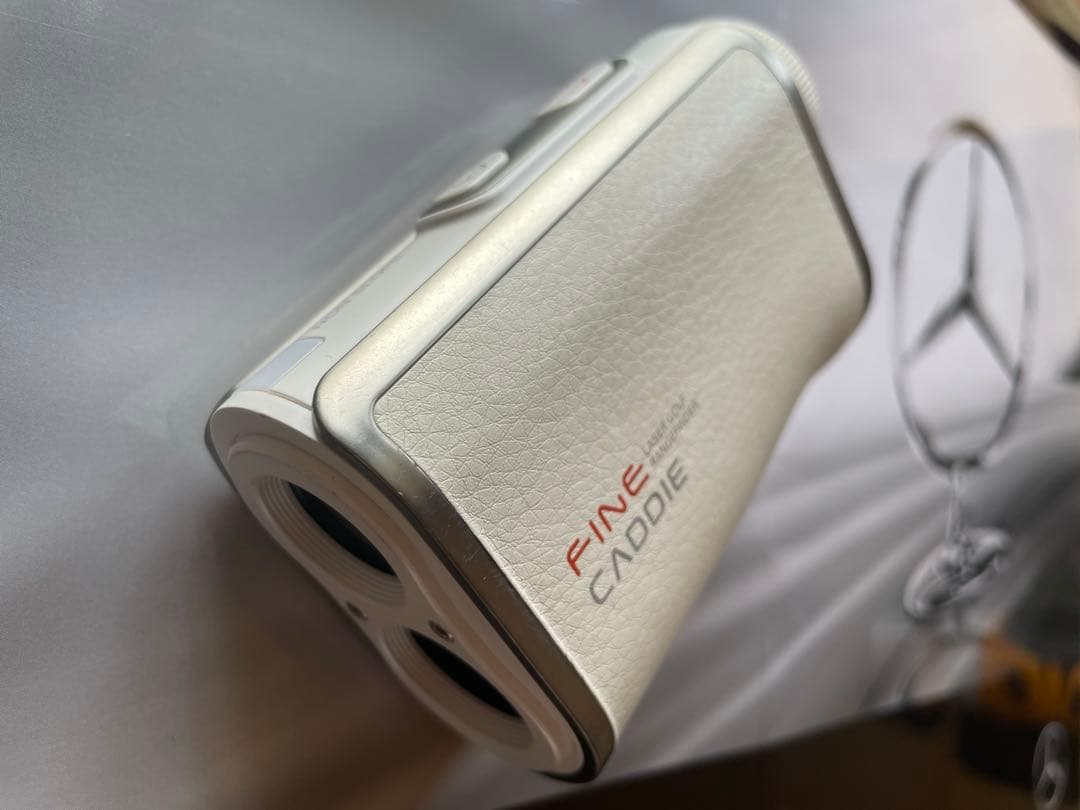 美品　FINECADDIE J300 レーザー距離計