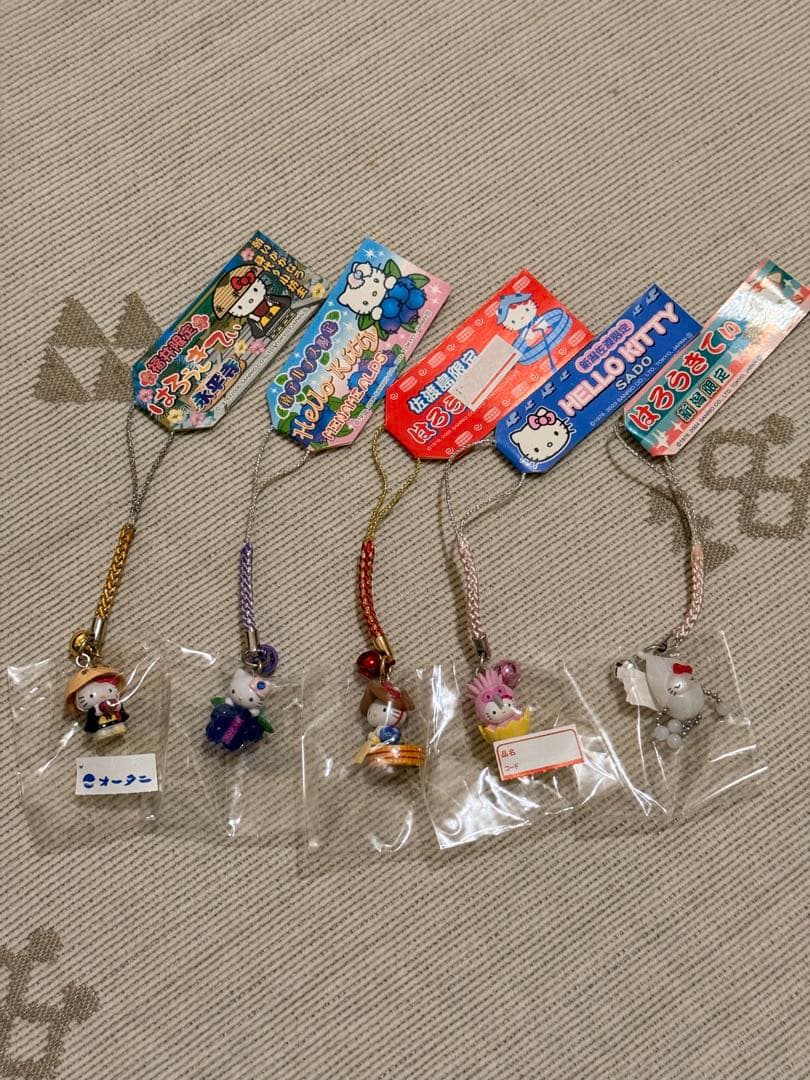 【新品】ご当地 キティ 根付け ストラップ 18点まとめ売り