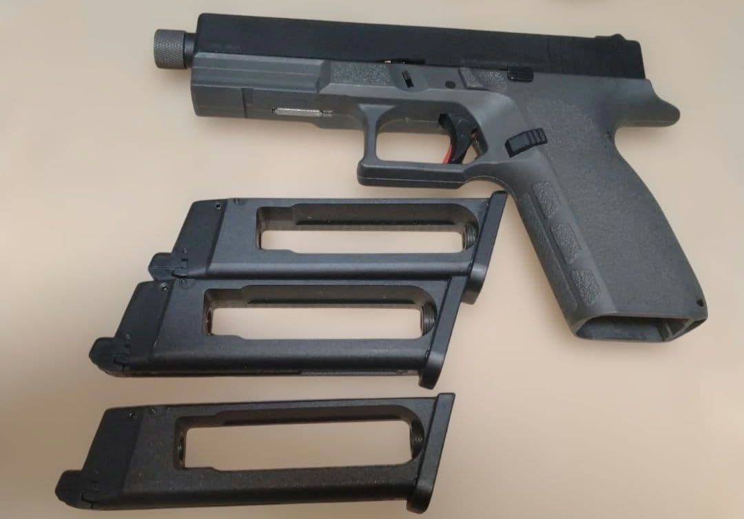 CARBON8製　ストライカー9 QUELL　バトルシップグレー限定版おまけ付き